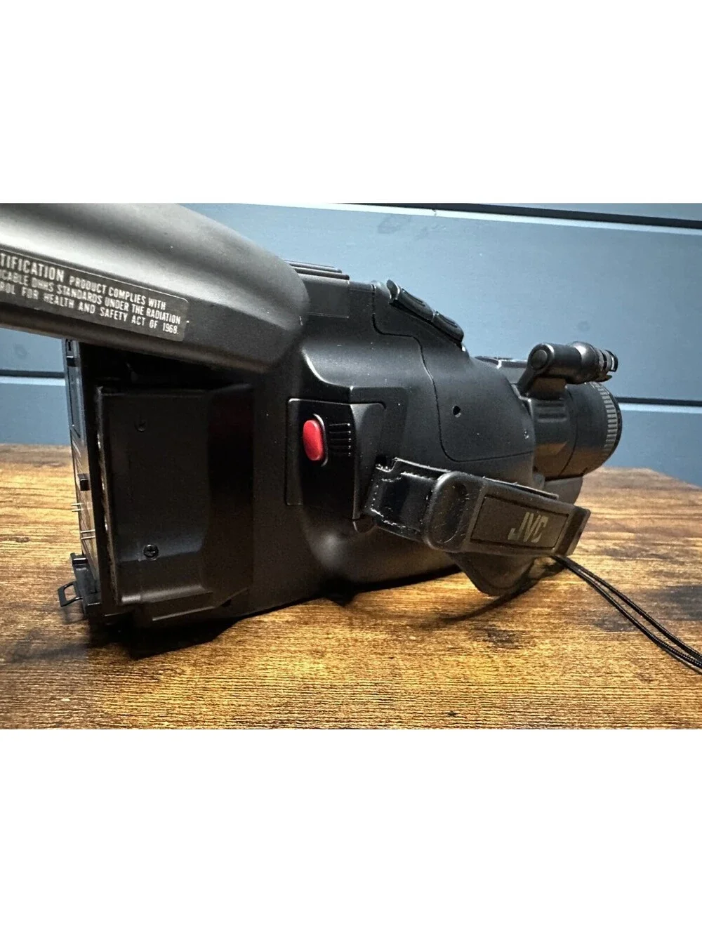 JVC GR-323 VHS-C Camcorder Bundle Case Manual Charger Tapes Powers On READ